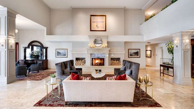 <b>Ayres Hotel & Suites Costa Mesa/Newport Lobby</b>. Images powered by <a href="https://iceportal.shijigroup.com/" title="IcePortal" target="_blank">IcePortal</a>.