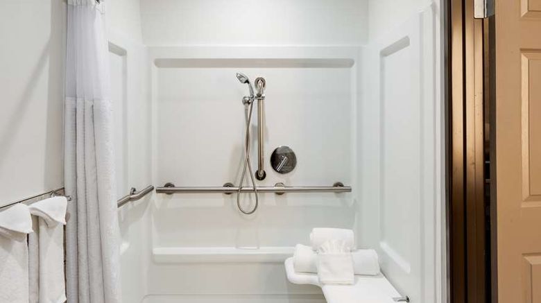 <b>Ayres Hotel & Suites Costa Mesa/Newport Room</b>. Images powered by <a href="https://iceportal.shijigroup.com/" title="IcePortal" target="_blank">IcePortal</a>.