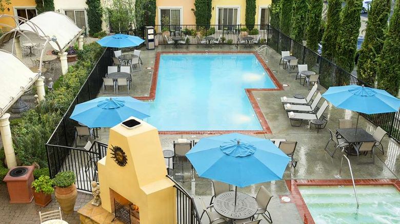 <b>Ayres Hotel Laguna Woods Pool</b>. Images powered by <a href="https://iceportal.shijigroup.com/" title="IcePortal" target="_blank">IcePortal</a>.