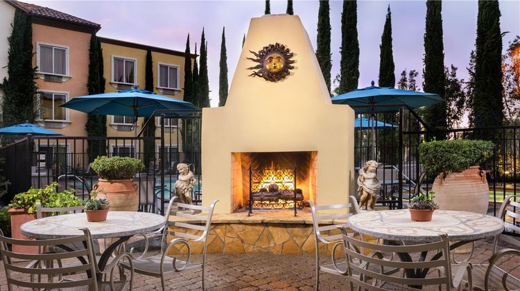 Ayres Hotel Laguna Woods Exterior