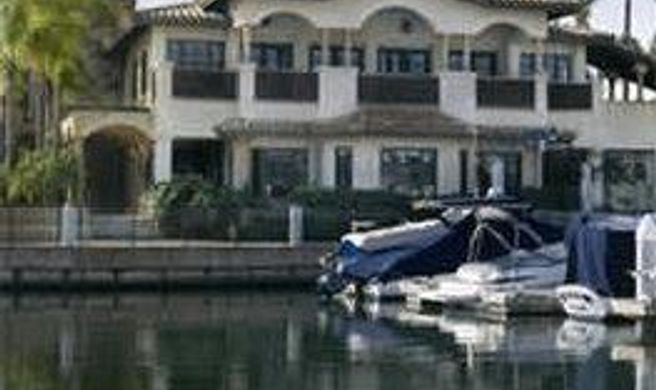 Newport Dunes Waterfront Resort Exterior