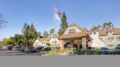 Ayres Hotel Corona - Riverside