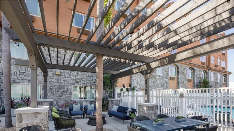 Ayres Suites Yorba Linda Exterior
