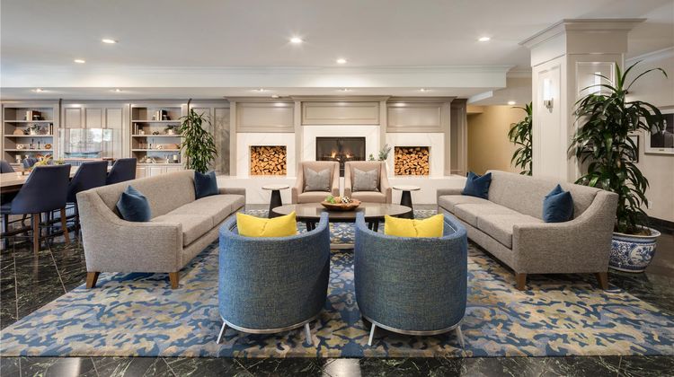 Ayres Suites Yorba Linda Lobby