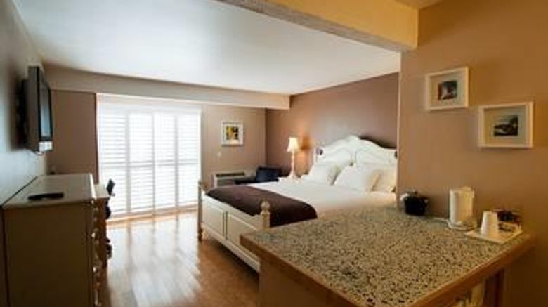 <b>Hummingbird Inn Room</b>. Images powered by <a href="https://iceportal.shijigroup.com/" title="IcePortal" target="_blank">IcePortal</a>.