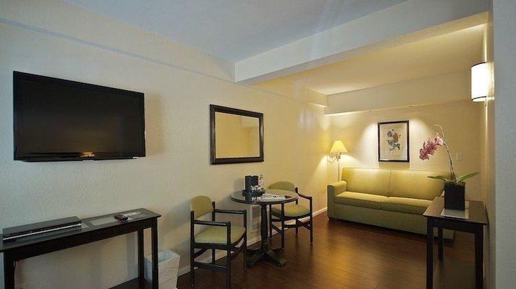 Coast Village Inn Room