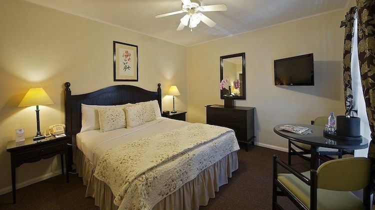 Coast Village Inn Room