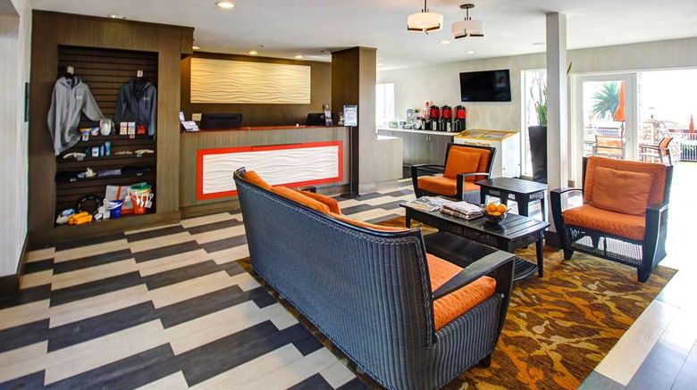 <b>The SeaCrest OceanFront Hotel Restaurant</b>. Images powered by <a href="https://iceportal.shijigroup.com/" title="IcePortal" target="_blank">IcePortal</a>.