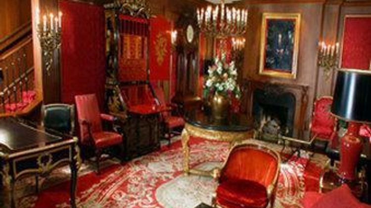 Pine Inn Lobby