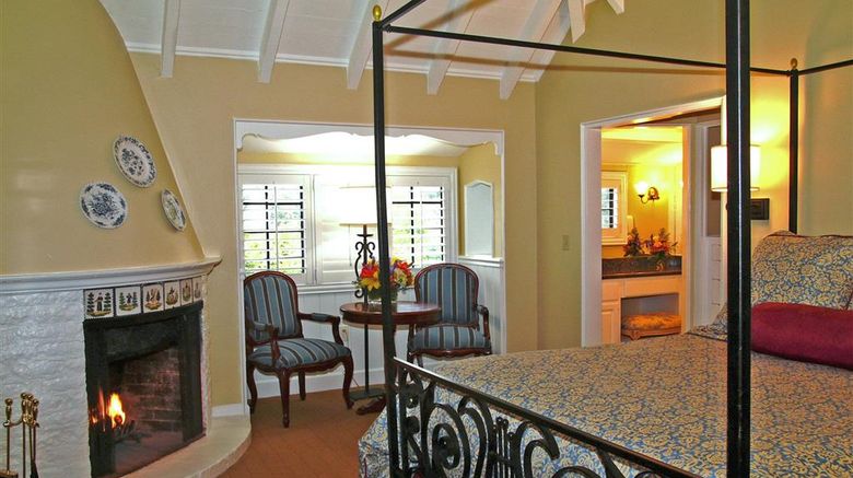 <b>Normandy Inn Room</b>. Images powered by <a href="https://iceportal.shijigroup.com/" title="IcePortal" target="_blank">IcePortal</a>.