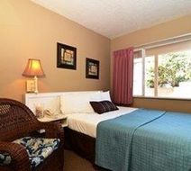 Lovers Point Inn Room
