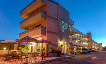 Lovers Point Inn