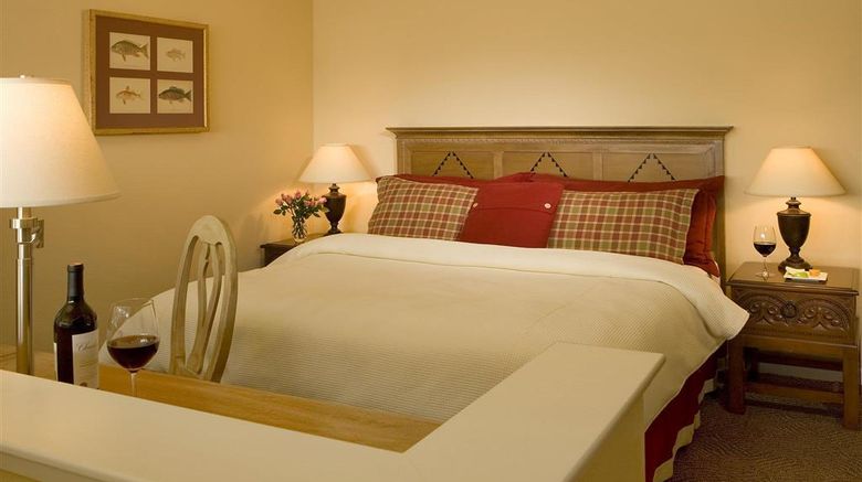 <b>Beach House at Half Moon Bay Room</b>. Images powered by <a href="https://iceportal.shijigroup.com/" title="IcePortal" target="_blank">IcePortal</a>.