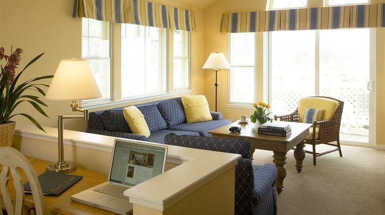 <b>Beach House at Half Moon Bay Room</b>. Images powered by <a href="https://iceportal.shijigroup.com/" title="IcePortal" target="_blank">IcePortal</a>.
