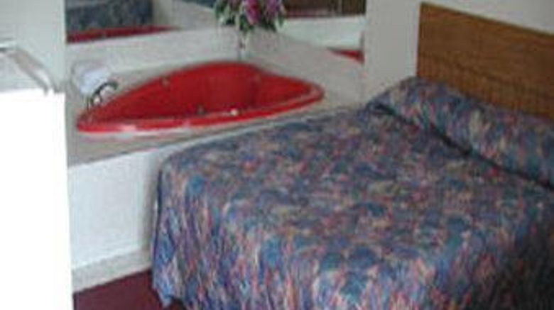 <b>Niagara Inn Downtown Room</b>. Images powered by <a href="https://iceportal.shijigroup.com/" title="IcePortal" target="_blank">IcePortal</a>.
