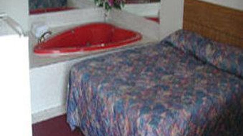 <b>Niagara Inn Downtown Room</b>. Images powered by <a href="https://iceportal.shijigroup.com/" title="IcePortal" target="_blank">IcePortal</a>.