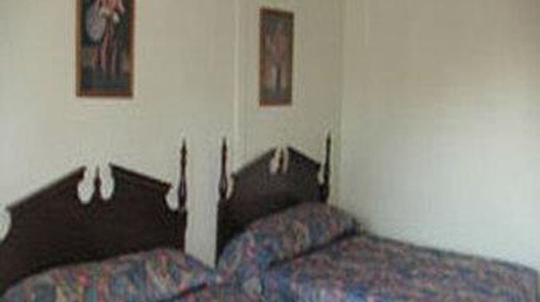 <b>Niagara Inn Downtown Room</b>. Images powered by <a href="https://iceportal.shijigroup.com/" title="IcePortal" target="_blank">IcePortal</a>.