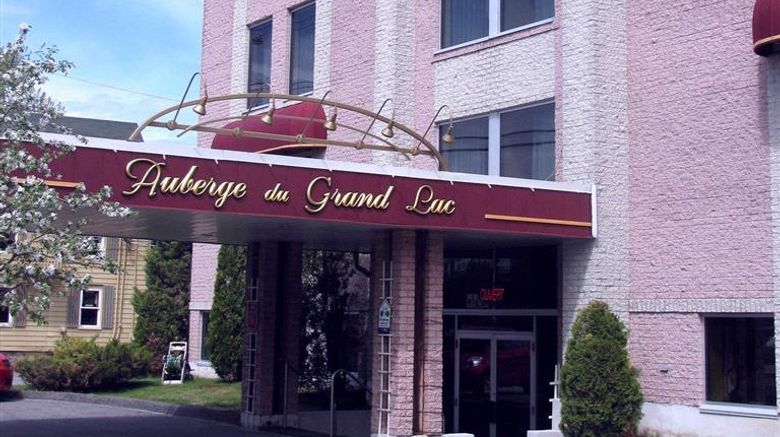 <b>Auberge Du Grand Lac Exterior</b>. Images powered by <a href="https://iceportal.shijigroup.com/" title="IcePortal" target="_blank">IcePortal</a>.