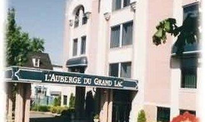 Auberge Du Grand Lac Exterior