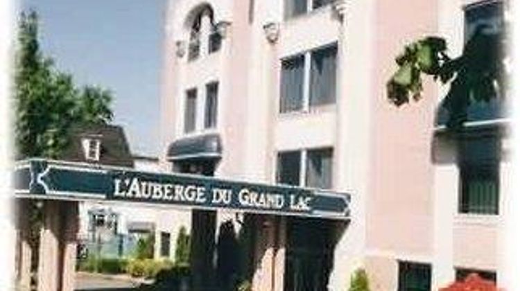 Auberge Du Grand Lac Exterior