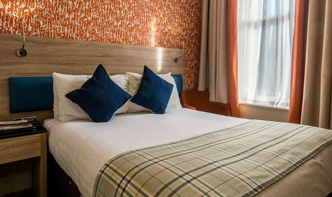 Cairn Hotel Edinburgh Room