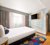 Cairn Hotel Newcastle Room