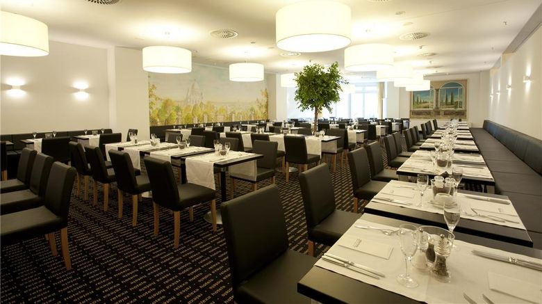 <b>Relexa Hotel Frankfurt Restaurant</b>. Images powered by <a href="https://iceportal.shijigroup.com/" title="IcePortal" target="_blank">IcePortal</a>.