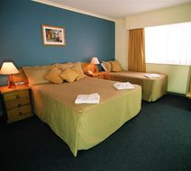 Mount Ommaney Hotel Apartments Room