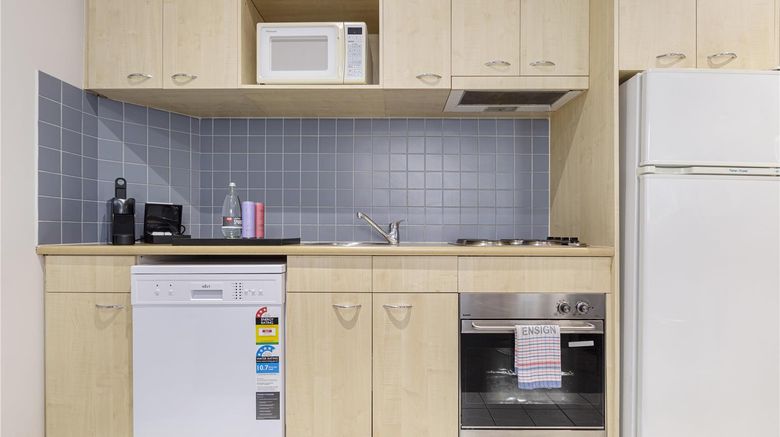 <b>Punthill Flinders Lane Suite</b>. Images powered by <a href="https://iceportal.shijigroup.com/" title="IcePortal" target="_blank">IcePortal</a>.