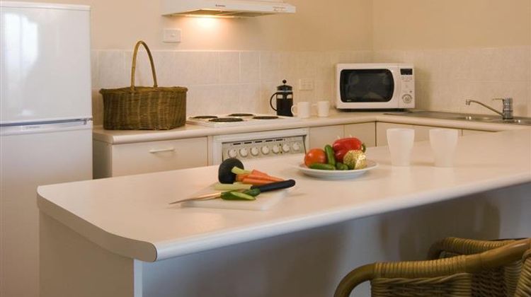 Tropic Towers Apartments Room