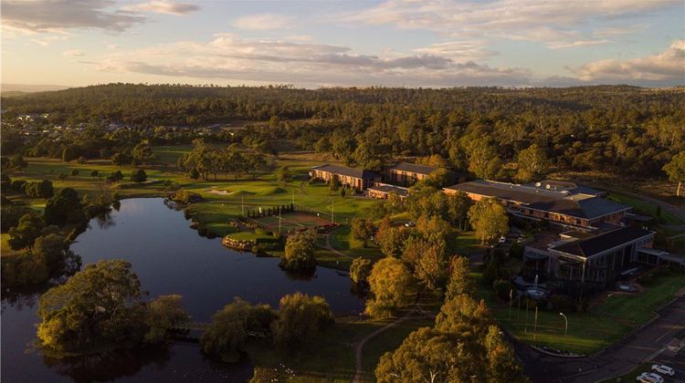 Country Club Tasmania Exterior