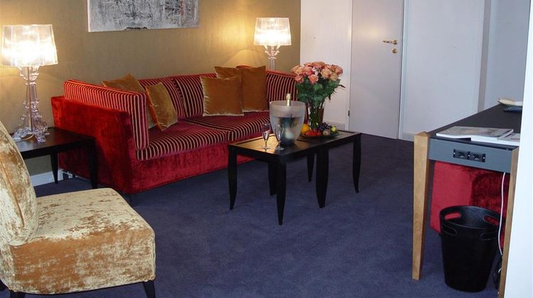 Hotel Ambassador Room