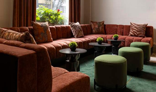 Hotel Julian Lobby