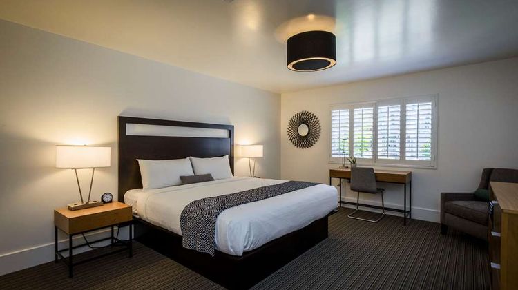 Beck's Motor Lodge Room