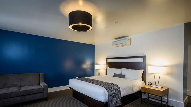 Beck's Motor Lodge Room