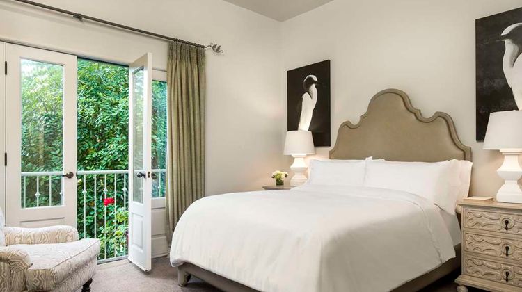 Mill Valley Inn Room