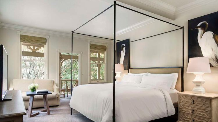 Mill Valley Inn Room