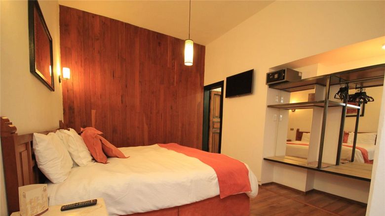 <b>Ciudad Real Centro Historico Room</b>. Images powered by <a href="https://iceportal.shijigroup.com/" title="IcePortal" target="_blank">IcePortal</a>.