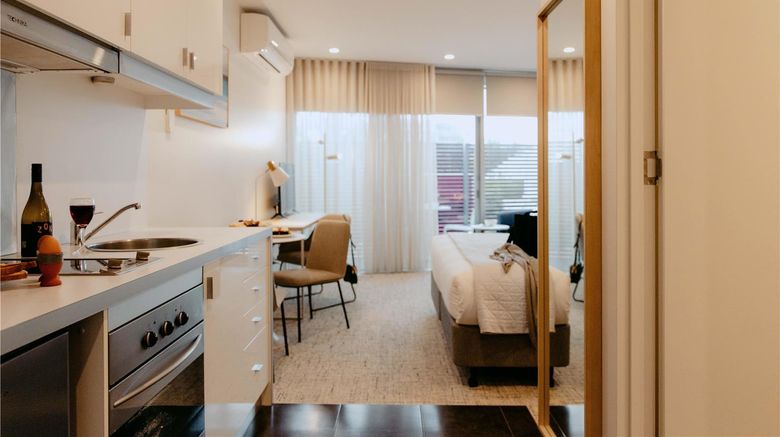 <b>Punthill Williamstown Suite</b>. Images powered by <a href="https://iceportal.shijigroup.com/" title="IcePortal" target="_blank">IcePortal</a>.