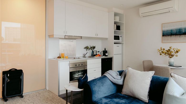 <b>Punthill Williamstown Suite</b>. Images powered by <a href="https://iceportal.shijigroup.com/" title="IcePortal" target="_blank">IcePortal</a>.