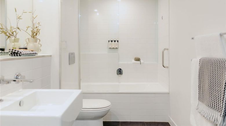 <b>Punthill Williamstown Suite</b>. Images powered by <a href="https://iceportal.shijigroup.com/" title="IcePortal" target="_blank">IcePortal</a>.