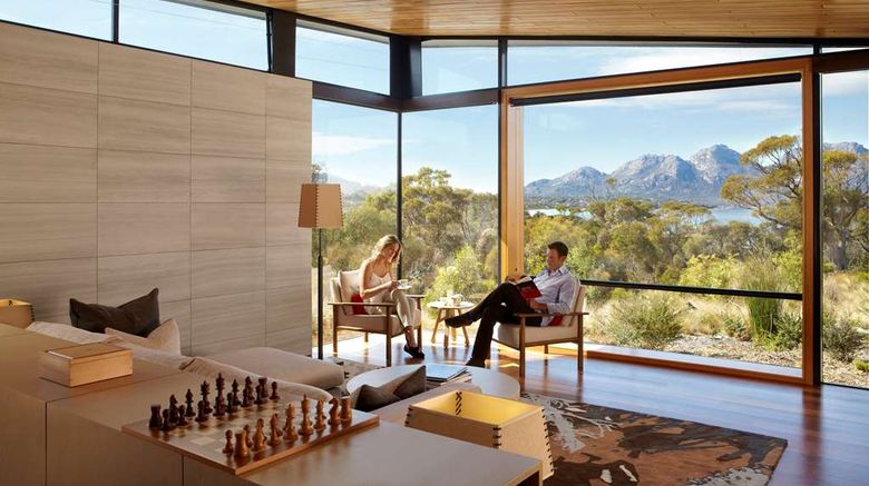 <b>Saffire Freycinet Suite</b>. Images powered by <a href="https://iceportal.shijigroup.com/" title="IcePortal" target="_blank">IcePortal</a>.