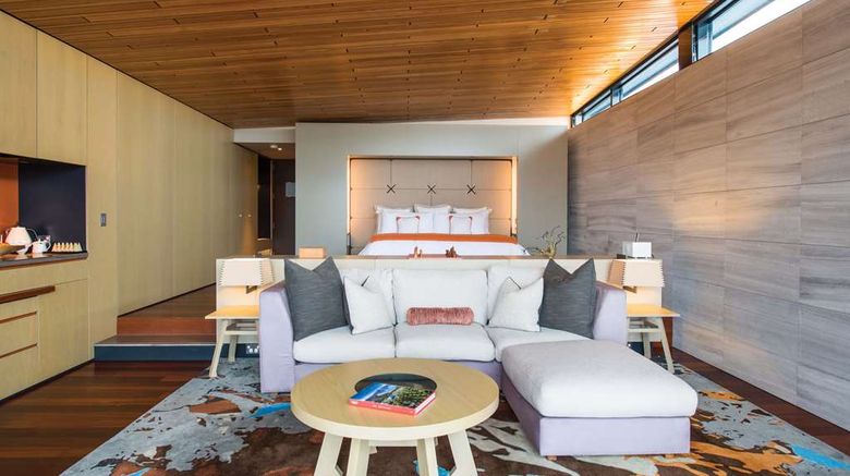 <b>Saffire Freycinet Suite</b>. Images powered by <a href="https://iceportal.shijigroup.com/" title="IcePortal" target="_blank">IcePortal</a>.