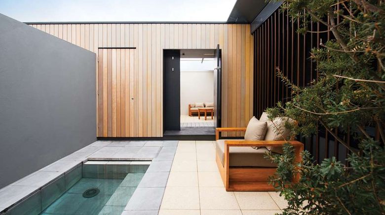 <b>Saffire Freycinet Pool</b>. Images powered by <a href="https://iceportal.shijigroup.com/" title="IcePortal" target="_blank">IcePortal</a>.