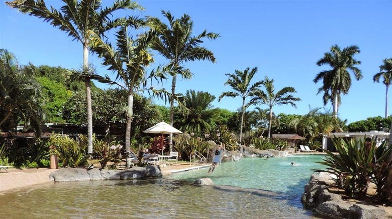 <b>Kiahuna Plantation & The Beach Bungalows Pool</b>. Images powered by <a href="https://iceportal.shijigroup.com/" title="IcePortal" target="_blank">IcePortal</a>.