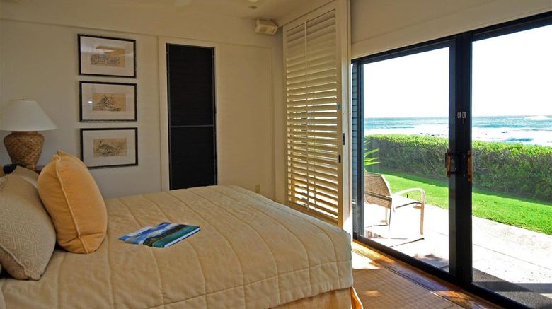 <b>Kiahuna Plantation & The Beach Bungalows Room</b>. Images powered by <a href="https://iceportal.shijigroup.com/" title="IcePortal" target="_blank">IcePortal</a>.