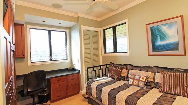 <b>Castle Poipu Shores Resort Room</b>. Images powered by <a href="https://iceportal.shijigroup.com/" title="IcePortal" target="_blank">IcePortal</a>.