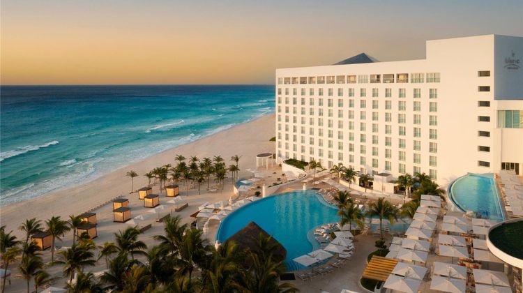 Le Blanc Spa Resort Cancun Exterior