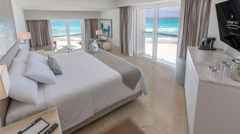 <b>Le Blanc Spa Resort Cancun Suite</b>. Images powered by <a href="https://iceportal.shijigroup.com/" title="IcePortal" target="_blank">IcePortal</a>.