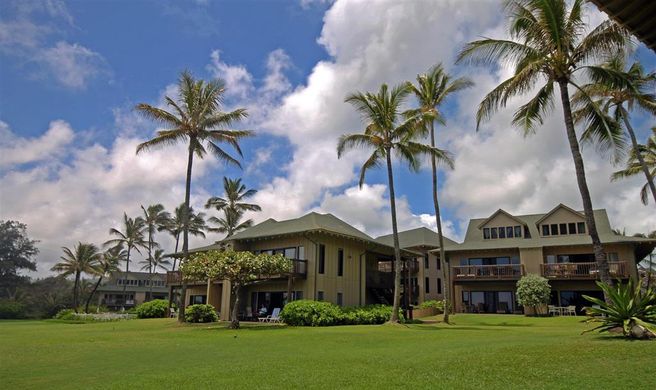 Castle Kaha Lani Exterior